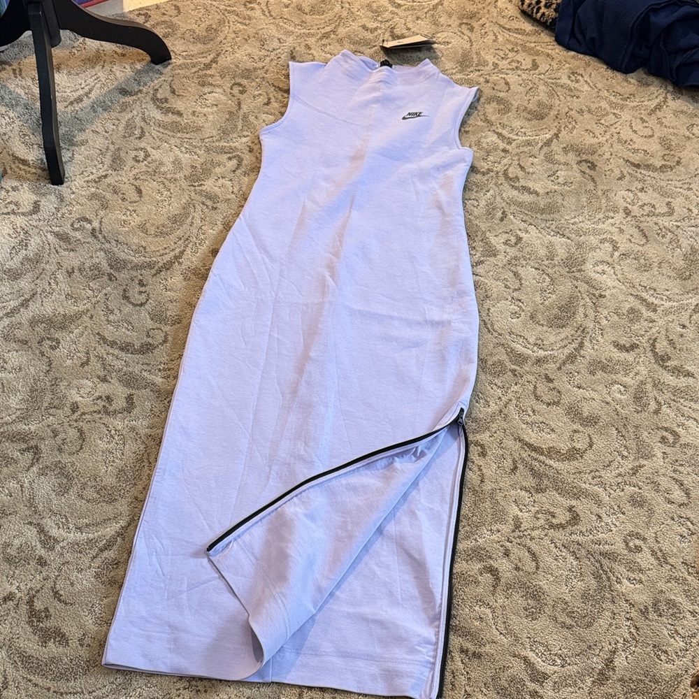 Elegant Lavender Sleeveless Dress - Picture 2 of 7